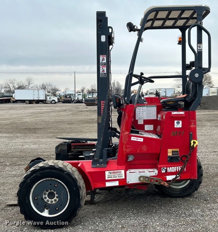 image for item EG1266 2011 Moffett M55.4 forklift