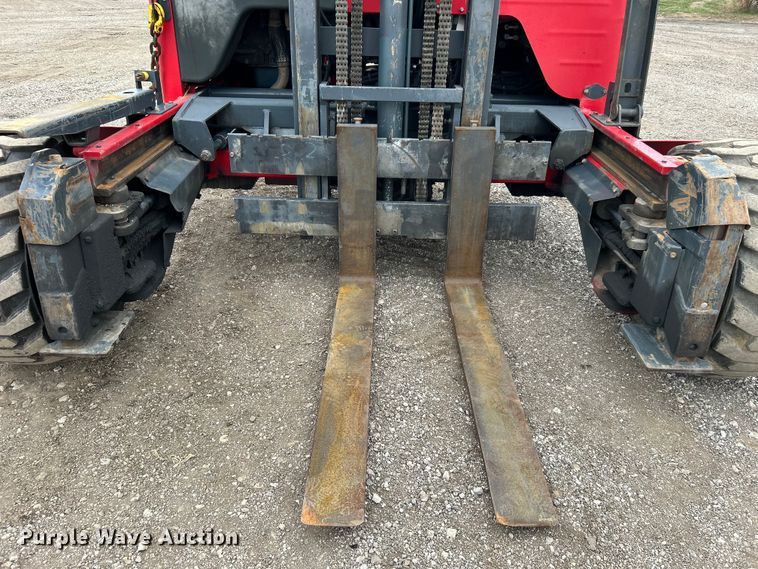 image for item EG1266 2011 Moffett M55.4 forklift