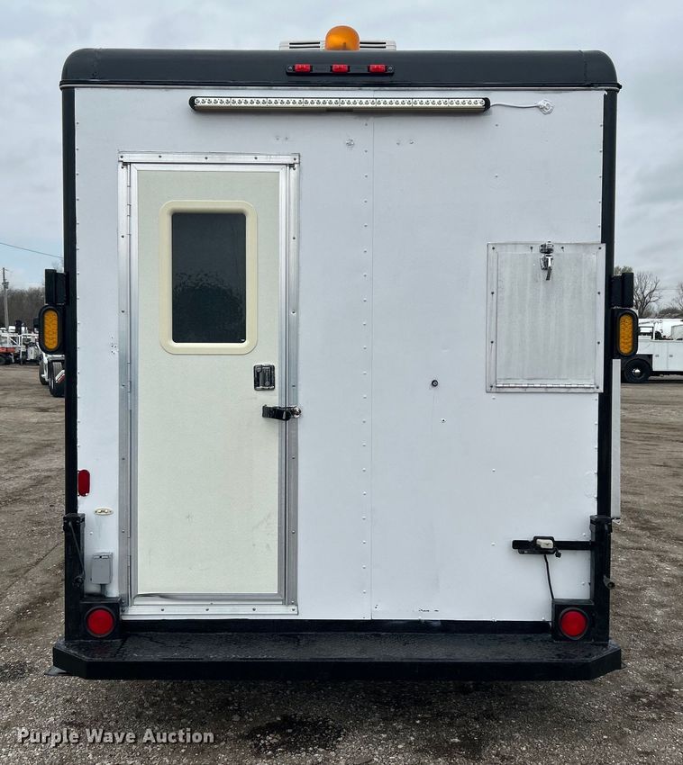 image for item EG1269 1995 Wil-Ro, Inc fiber optic trailer