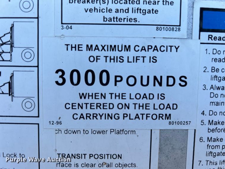 image for item EG1271 2013 International  4400 SBA flatbed truck