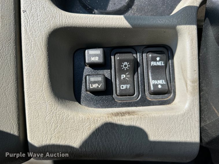 image for item EG1271 2013 International  4400 SBA flatbed truck