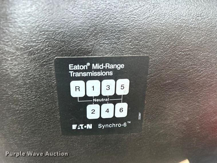 image for item EG1271 2013 International  4400 SBA flatbed truck