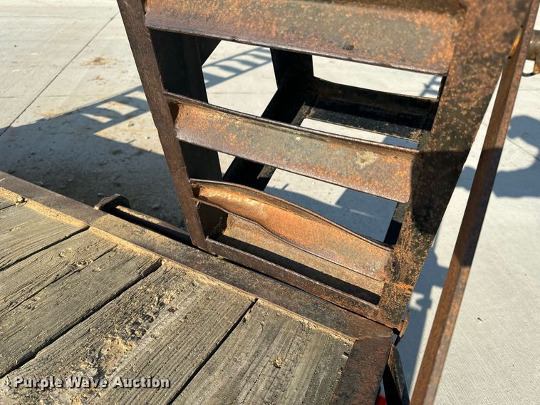 image for item EH6521 2003 Maxwell utility trailer