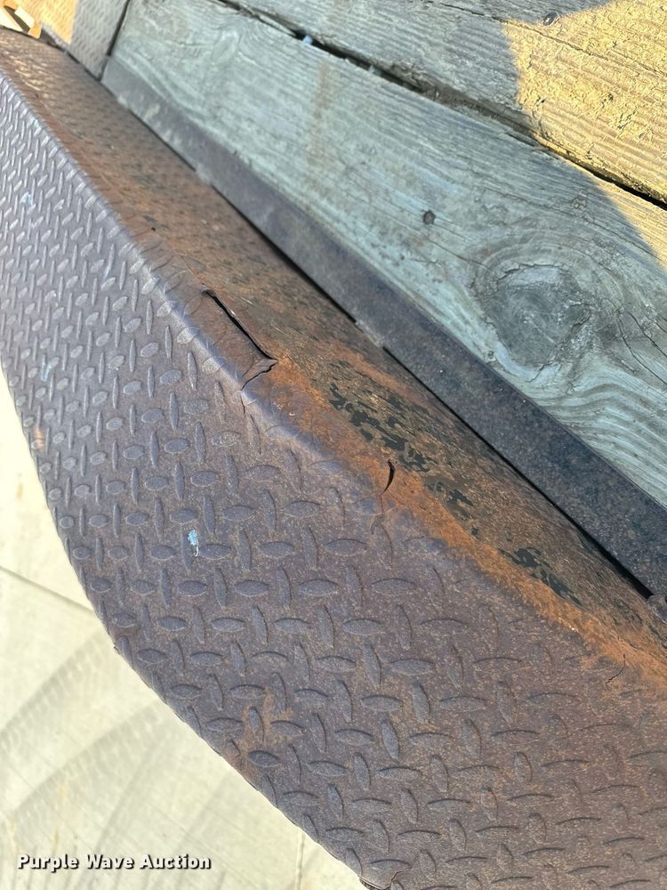 image for item EH6521 2003 Maxwell utility trailer