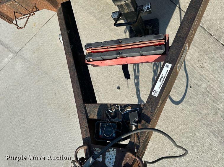 image for item EH6521 2003 Maxwell utility trailer