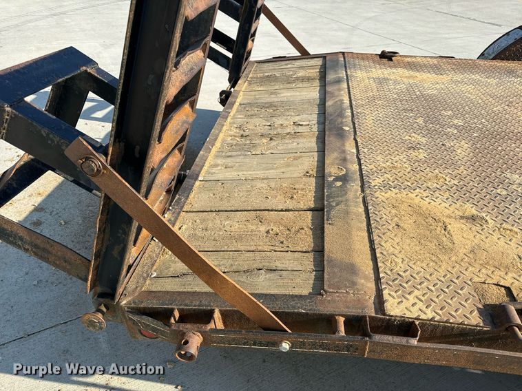 image for item EH6521 2003 Maxwell utility trailer