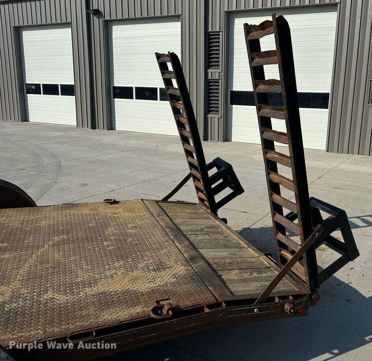 image for item EH6521 2003 Maxwell utility trailer