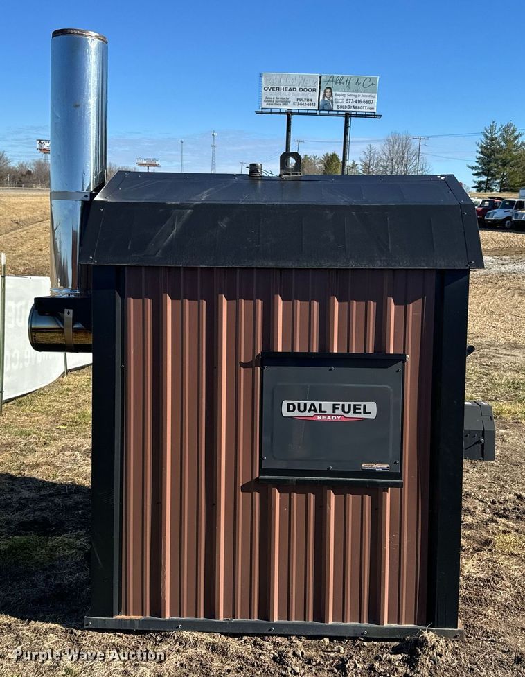 image for item EH6543 2007 Central Boiler Inc. CL5036 wood furnace