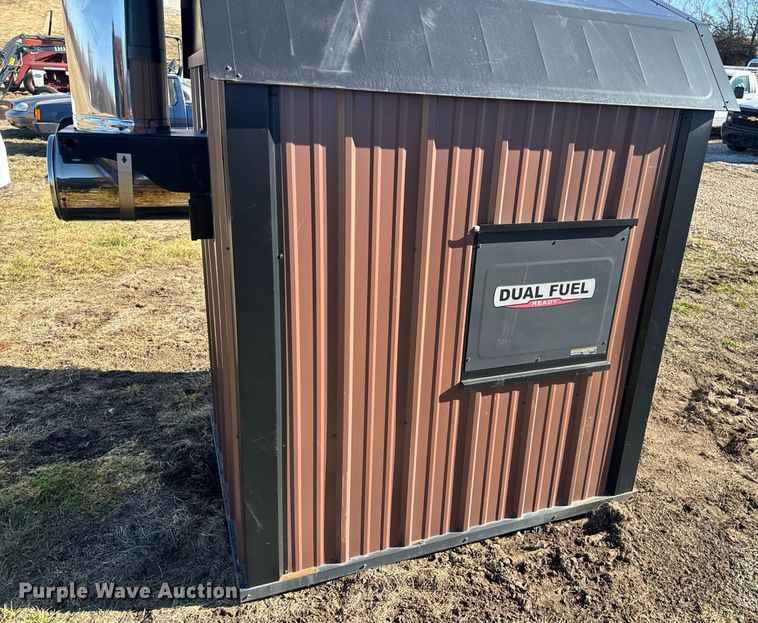 image for item EH6543 2007 Central Boiler Inc. CL5036 wood furnace