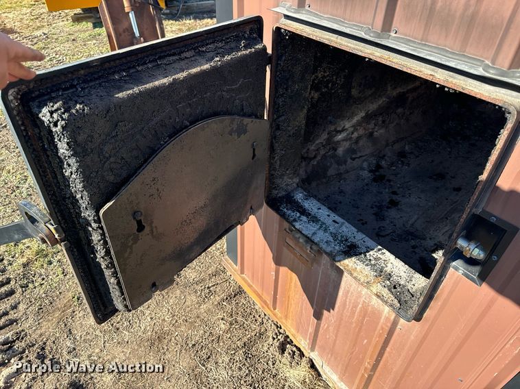 image for item EH6543 2007 Central Boiler Inc. CL5036 wood furnace