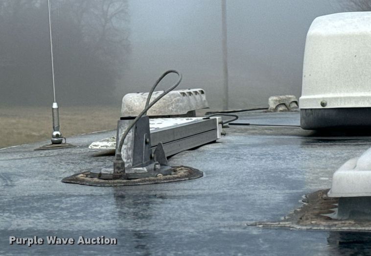 image for item EH6571 2001 Nomad camper