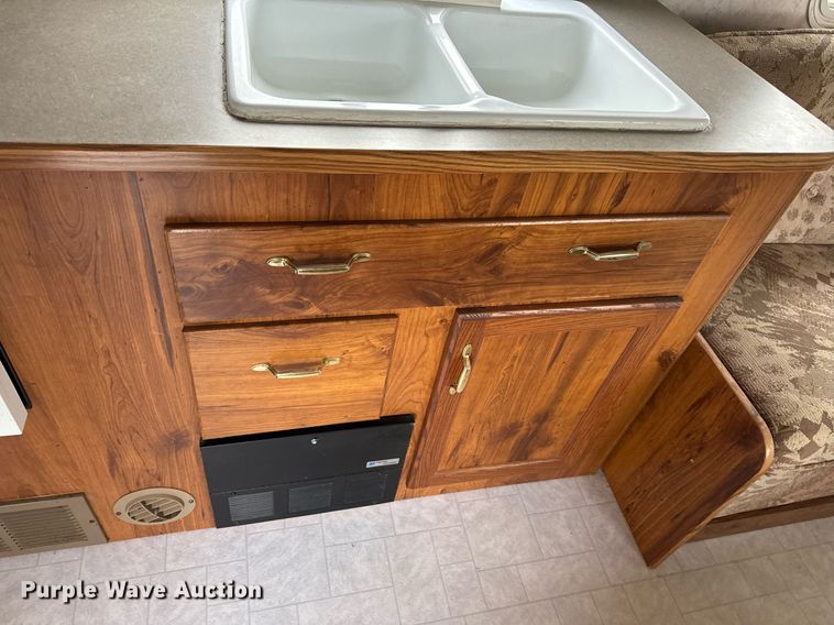 image for item EH6571 2001 Nomad camper