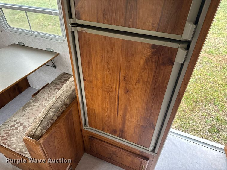 image for item EH6571 2001 Nomad camper