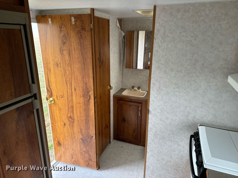 image for item EH6571 2001 Nomad camper