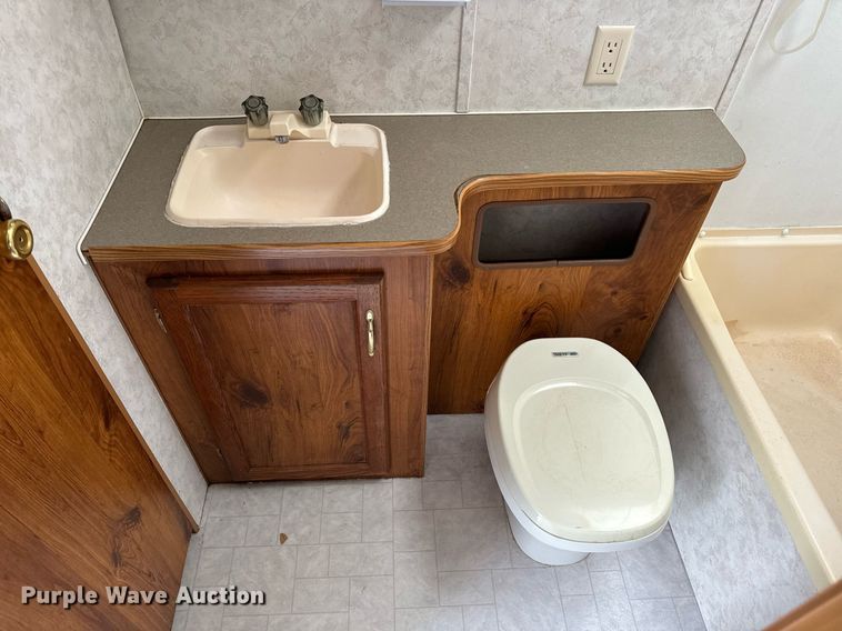 image for item EH6571 2001 Nomad camper