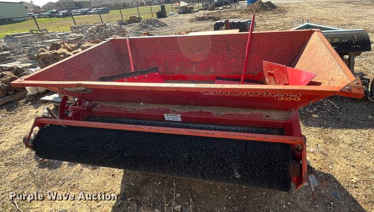 image for item EI0677 Ty-crop Quickpass  top dresser spreader