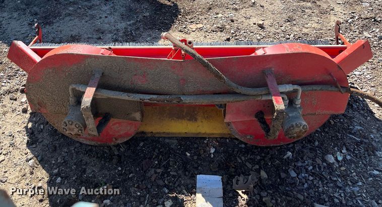 image for item EI0679 Ty-crop QP Twin Spinner top dresser/sand spreader