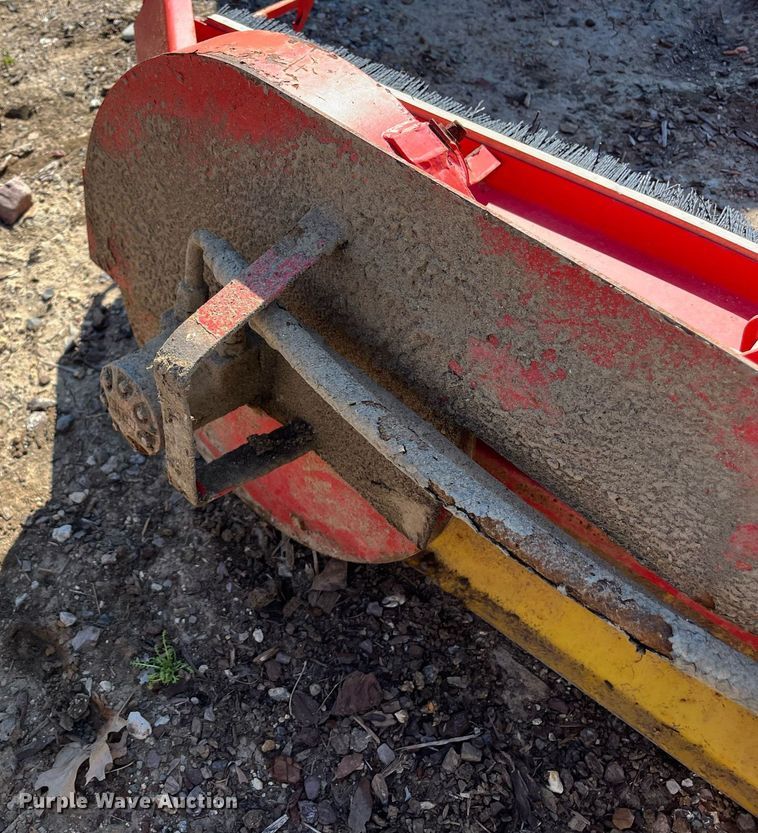 image for item EI0679 Ty-crop QP Twin Spinner top dresser/sand spreader