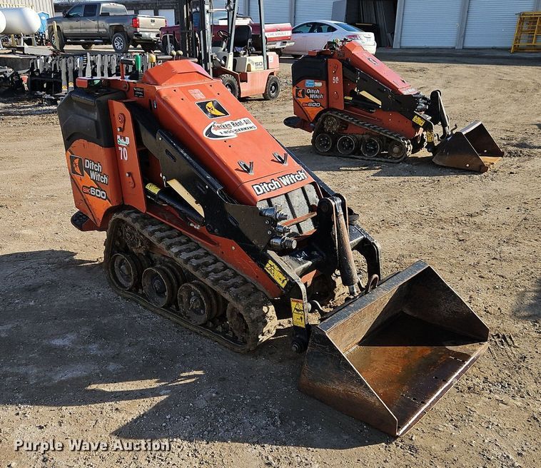 image for item EI3517 2018 Ditch Witch SK600 compact utility loader