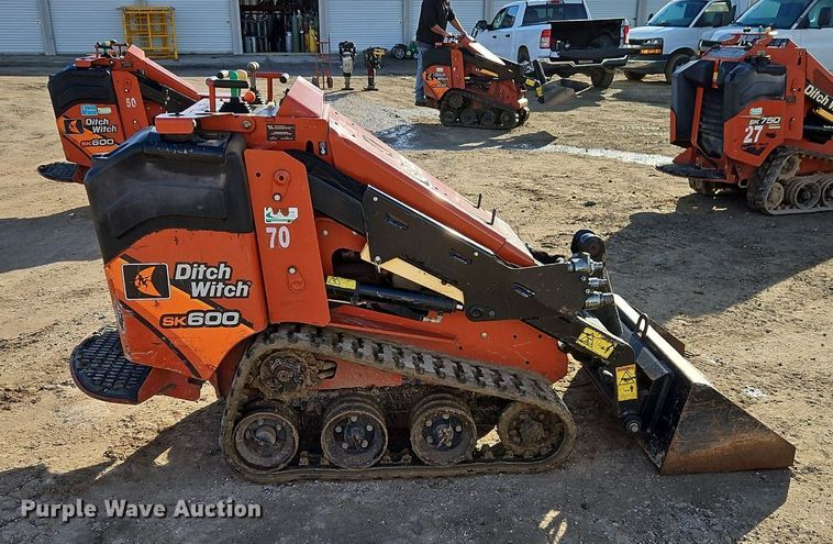 image for item EI3517 2018 Ditch Witch SK600 compact utility loader
