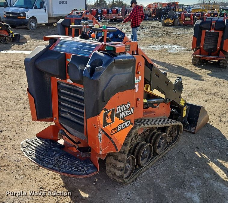 image for item EI3517 2018 Ditch Witch SK600 compact utility loader