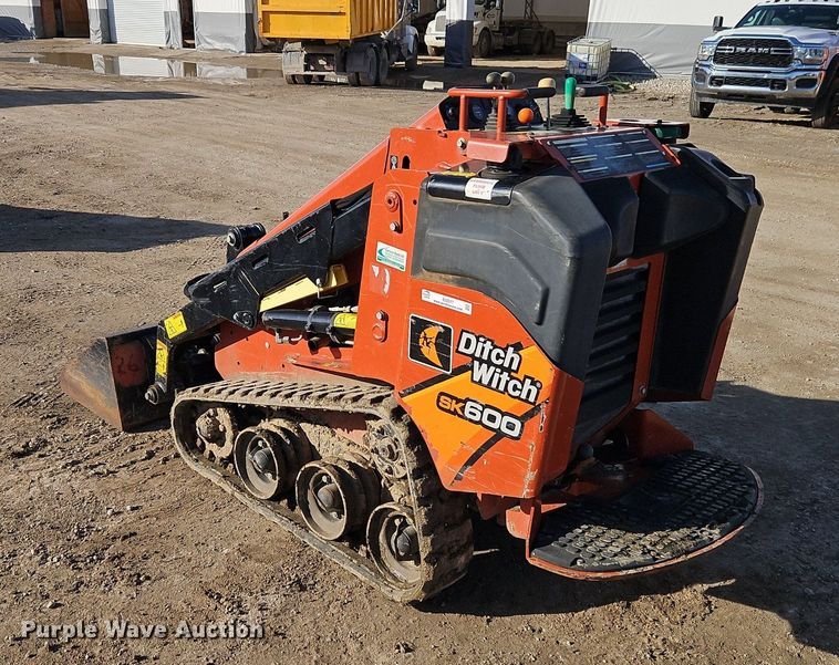 image for item EI3517 2018 Ditch Witch SK600 compact utility loader