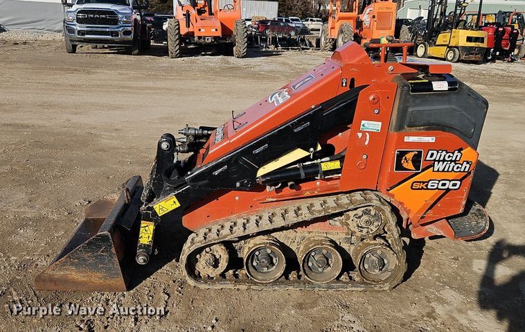 image for item EI3517 2018 Ditch Witch SK600 compact utility loader