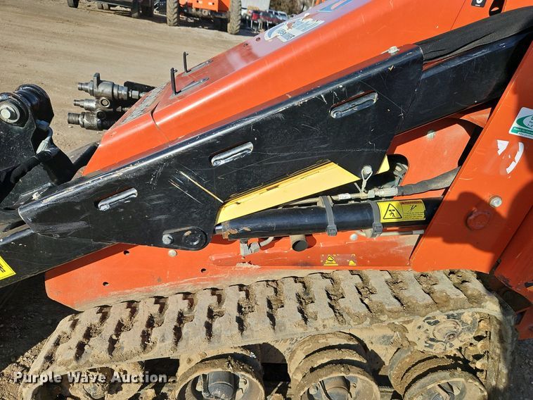 image for item EI3517 2018 Ditch Witch SK600 compact utility loader