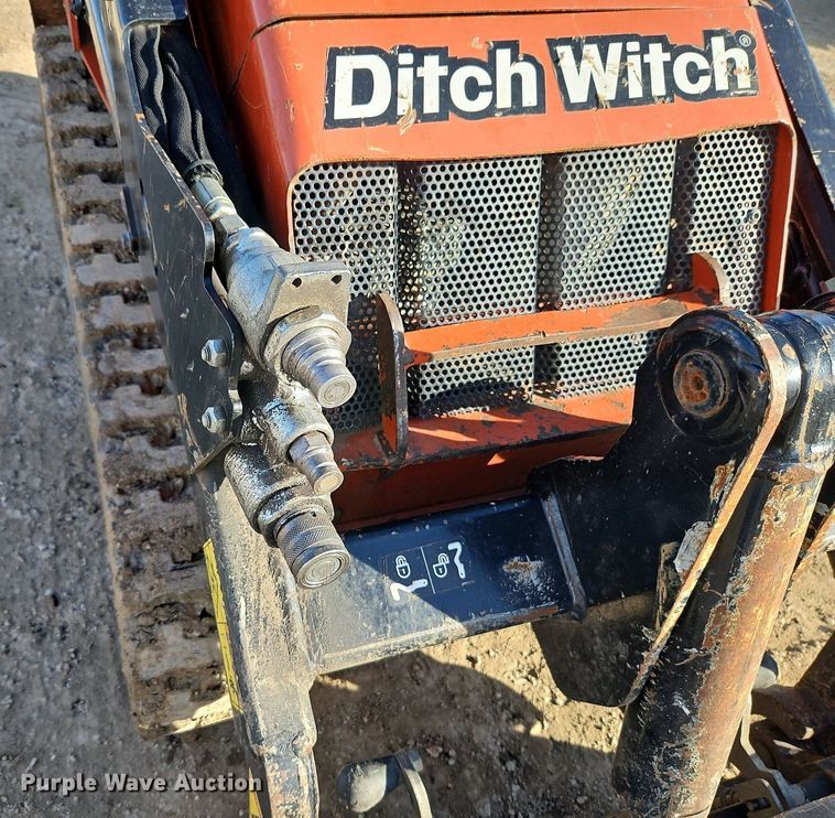 image for item EI3517 2018 Ditch Witch SK600 compact utility loader