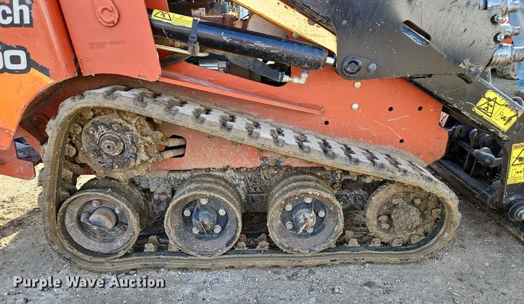 image for item EI3517 2018 Ditch Witch SK600 compact utility loader