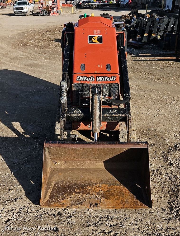 image for item EI3519 2018 Ditch Witch SK600 compact utility loader