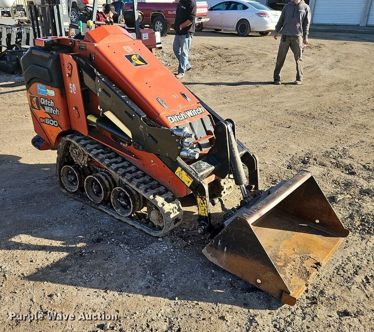 image for item EI3519 2018 Ditch Witch SK600 compact utility loader