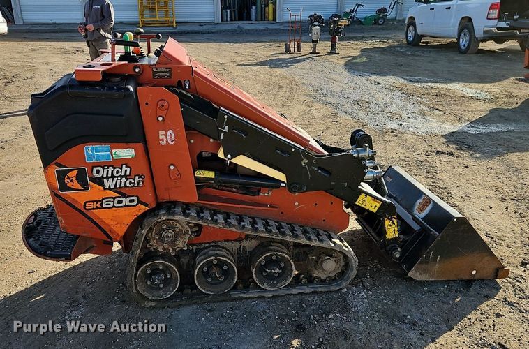 image for item EI3519 2018 Ditch Witch SK600 compact utility loader