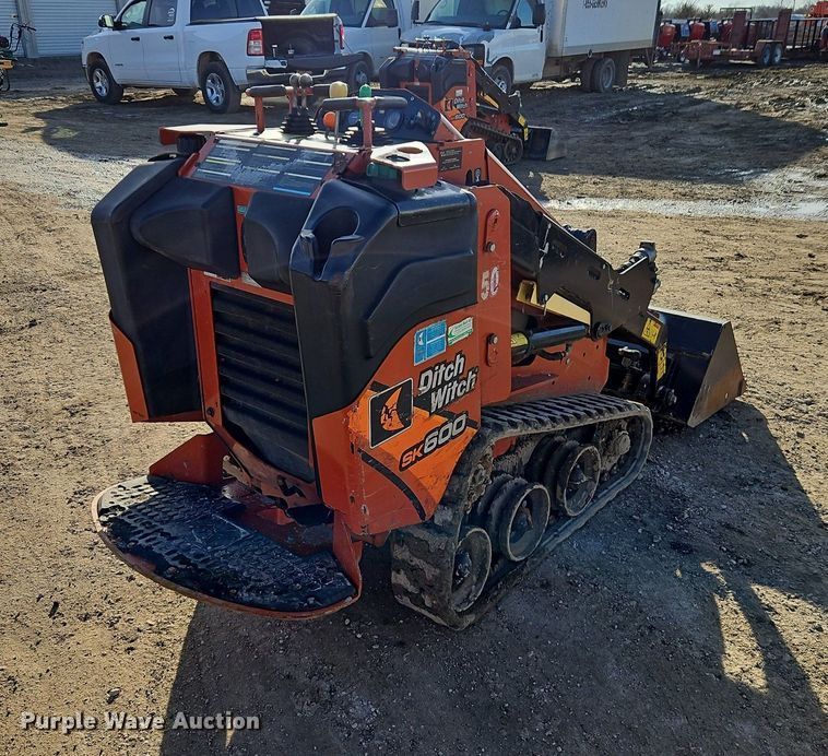 image for item EI3519 2018 Ditch Witch SK600 compact utility loader