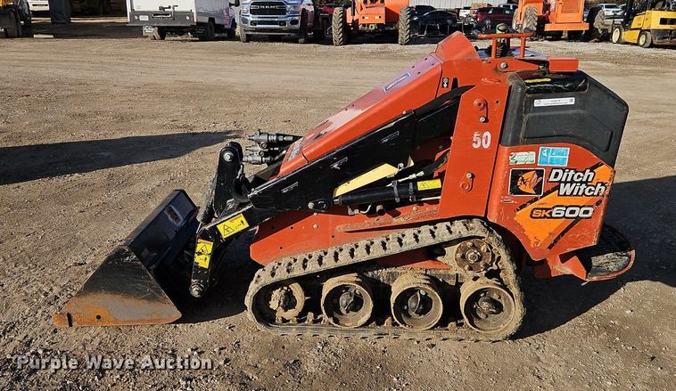 image for item EI3519 2018 Ditch Witch SK600 compact utility loader
