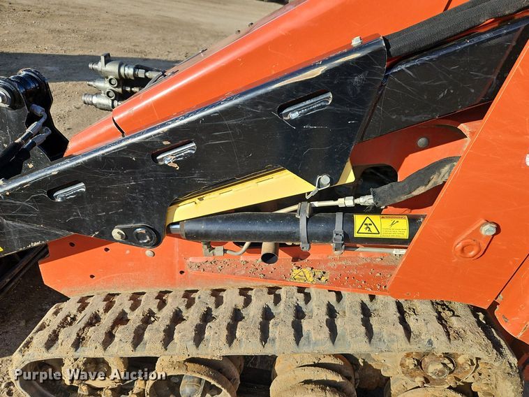 image for item EI3519 2018 Ditch Witch SK600 compact utility loader