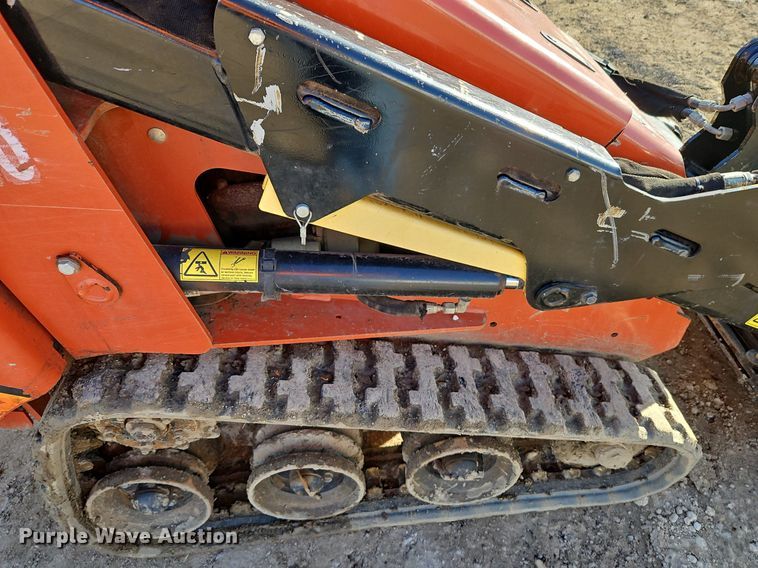 image for item EI3519 2018 Ditch Witch SK600 compact utility loader