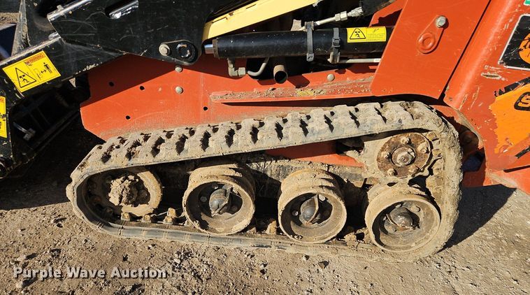 image for item EI3519 2018 Ditch Witch SK600 compact utility loader