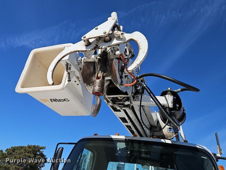 image for item EI3562 2015 Freightliner  M2 digger derrick truck