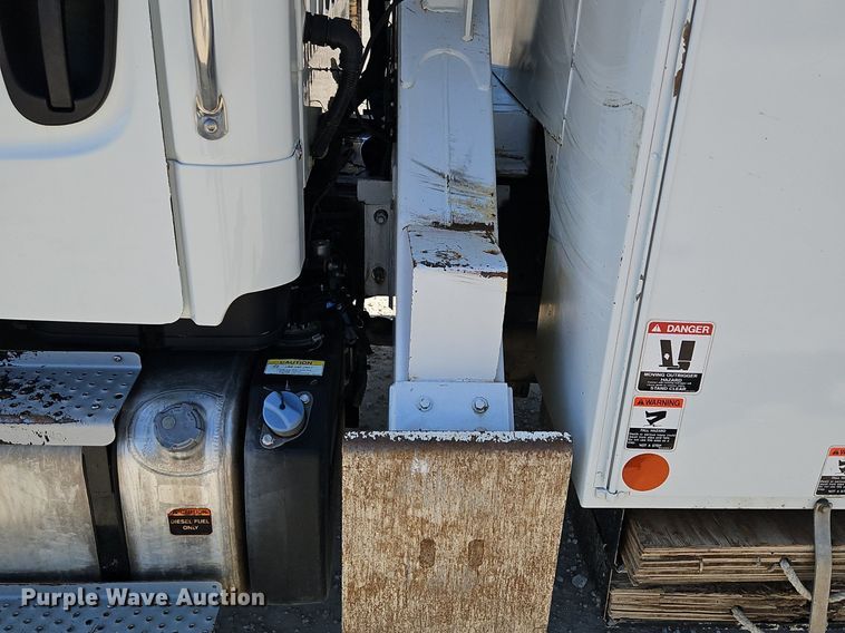 image for item EI3562 2015 Freightliner  M2 digger derrick truck