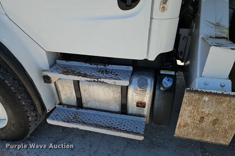 image for item EI3562 2015 Freightliner  M2 digger derrick truck