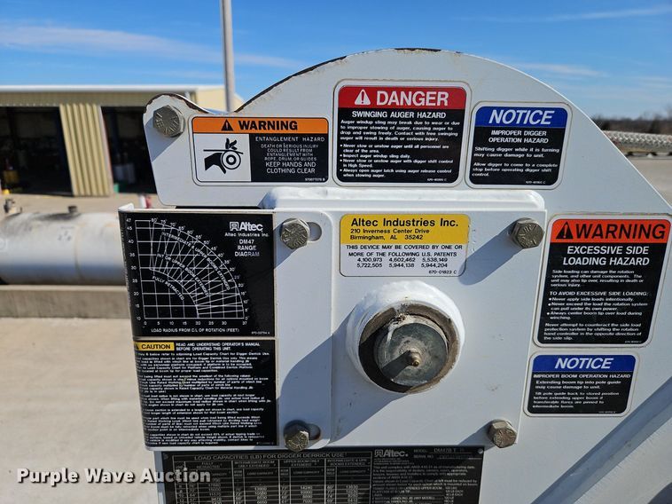 image for item EI3562 2015 Freightliner  M2 digger derrick truck