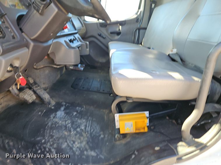 image for item EI3562 2015 Freightliner  M2 digger derrick truck