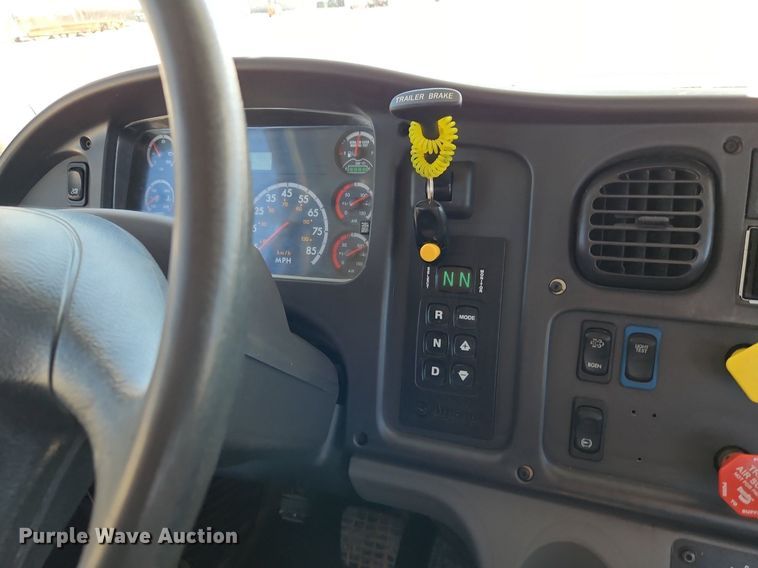 image for item EI3562 2015 Freightliner  M2 digger derrick truck