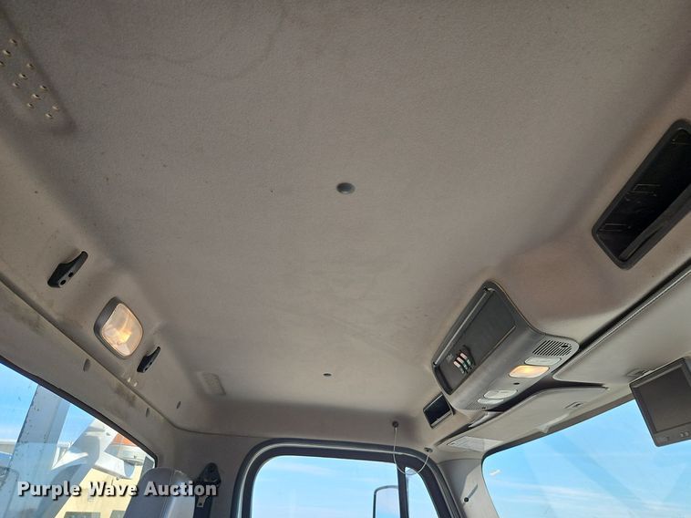 image for item EI3562 2015 Freightliner  M2 digger derrick truck