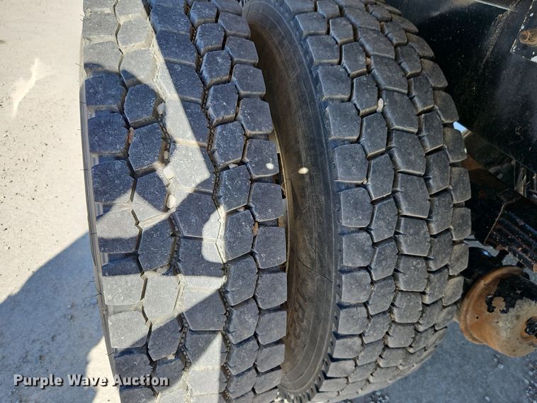 image for item EI3562 2015 Freightliner  M2 digger derrick truck