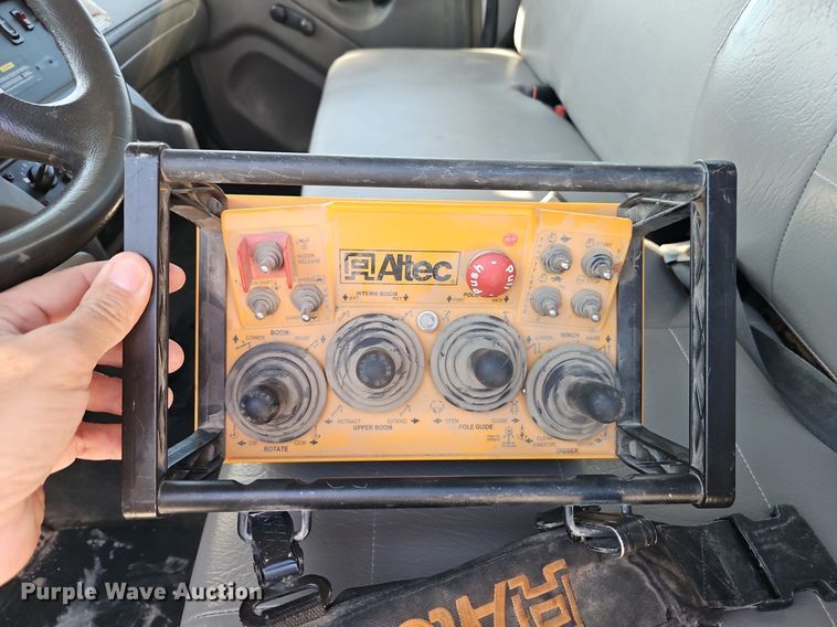 image for item EI3562 2015 Freightliner  M2 digger derrick truck