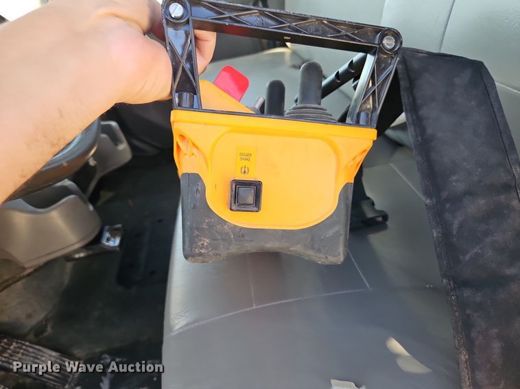 image for item EI3562 2015 Freightliner  M2 digger derrick truck