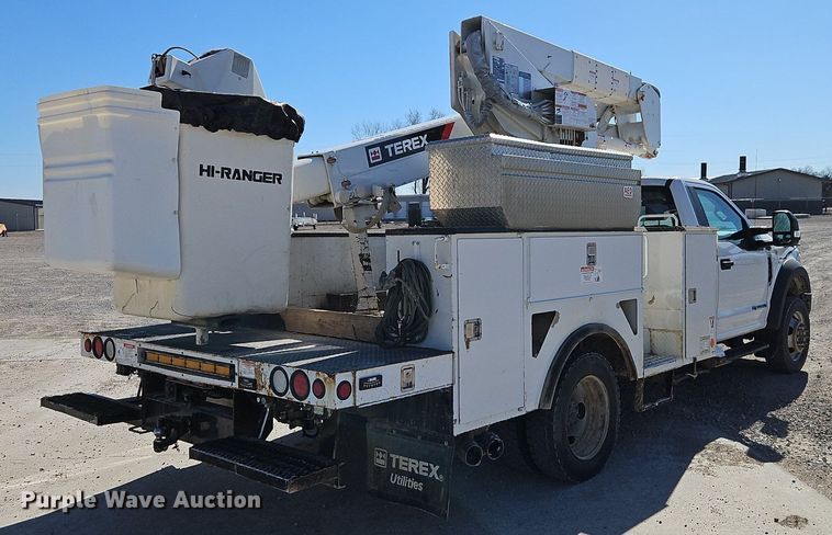 image for item EI3563 2017 Ford  F550 XL  bucket truck