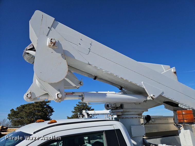 image for item EI3563 2017 Ford  F550 XL  bucket truck